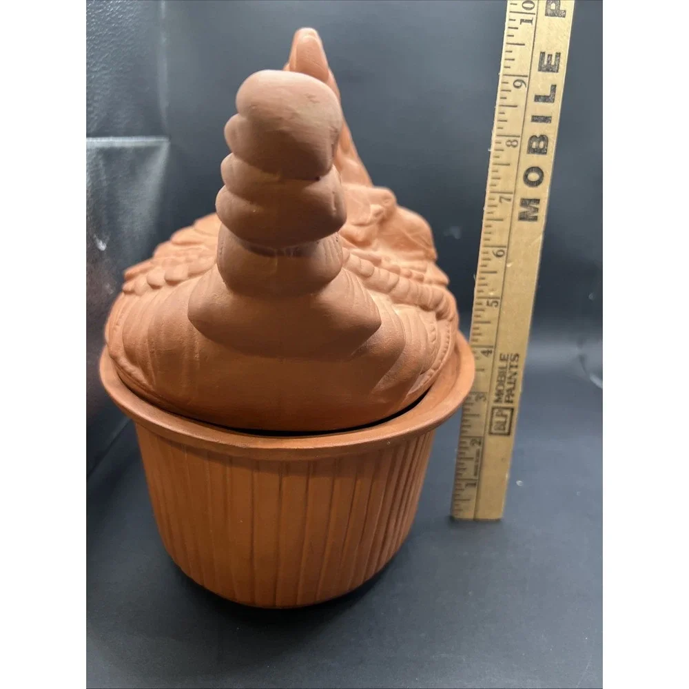 Vtg 1981 Gourmet Topf 233 Unglazed Terracotta Chicken Baker Roaster Hen on Nest